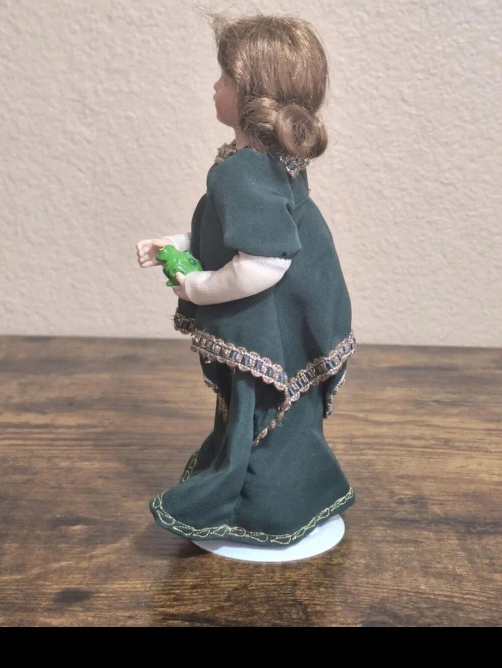 Beautiful Vintage 2001 Danbury Mint Frog Princess Storybook Doll Collection Doll
